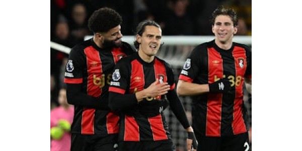 Famosos jogadores holandeses reunidos no AC Milan Famosos jogadores holandeses reunidos no AC Milan